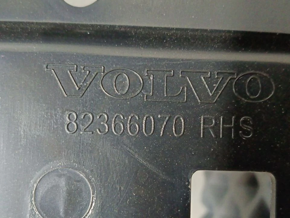 Кронштейн динамика правый б/у для Volvo FH 4 - 2