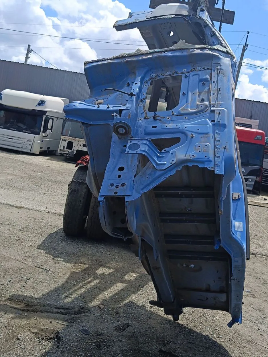 Левая сторона кабины б/у для Volvo FH 4 - 2